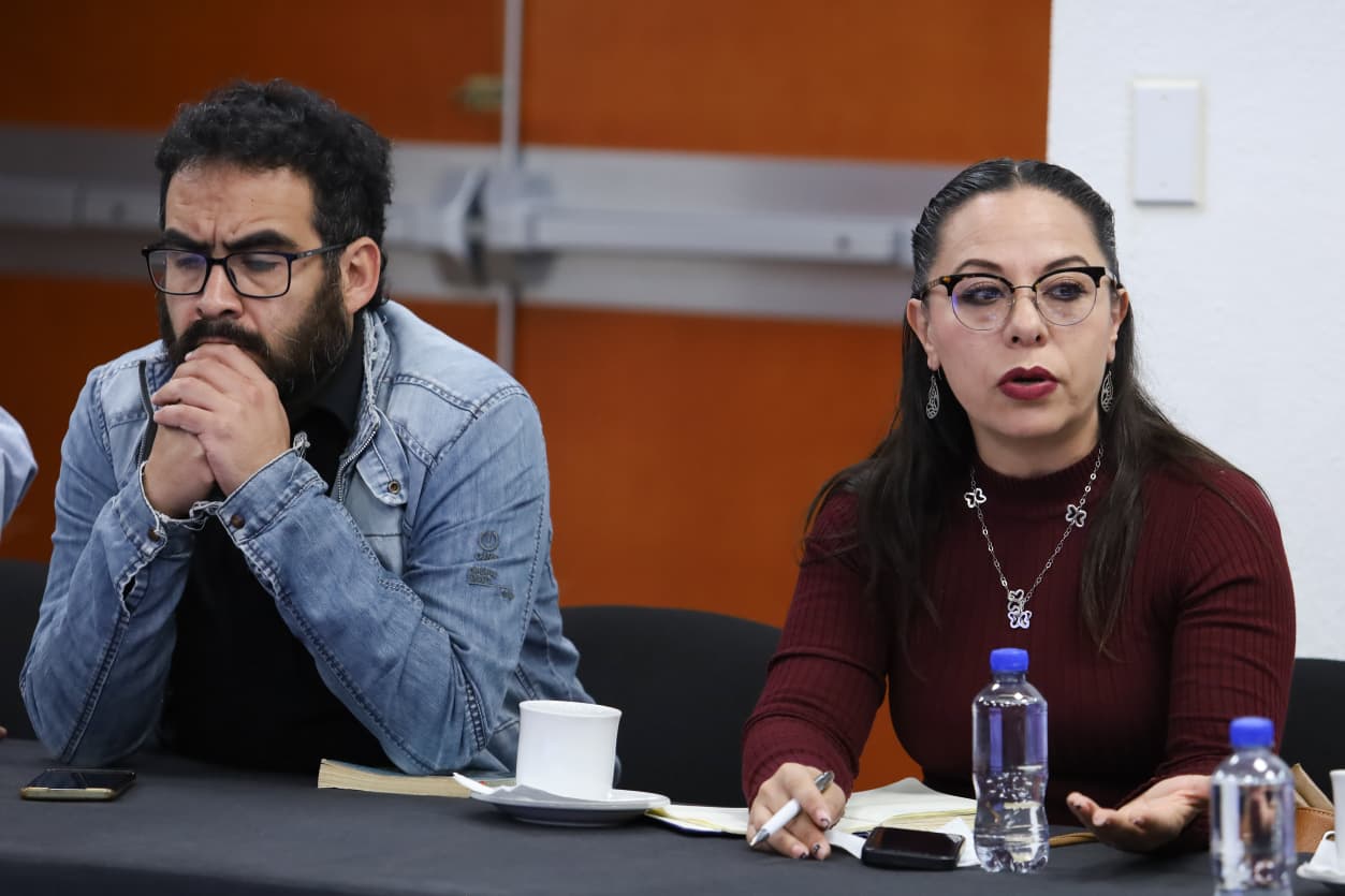 Durante la reunión se informó sobre el estado de 99 casos de personas acreditadas que representan