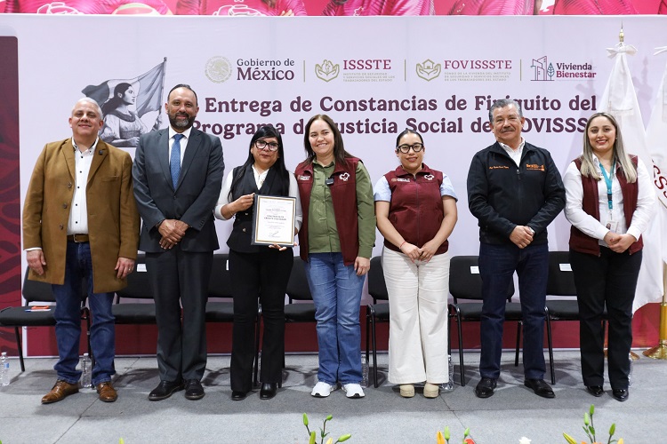 La Vocal Ejecutiva del Fondo de la Vivienda, Jabnely Maldonado, otorgó el documento que devuelve la tranquilidad a las y los trabajadores al servicio del Estado, como parte del Programa de Justicia Social