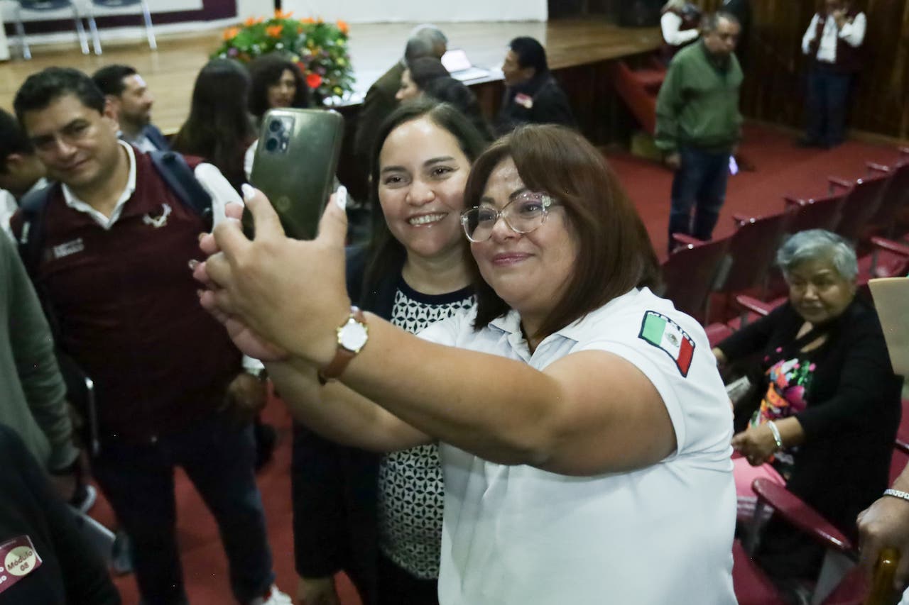En la capital mexiquense la titular del Fondo de Vivienda del ISSSTE entregó más de 300 constancias de finiquito, con lo que ahora tienen certeza sobre la posesión de su vivienda