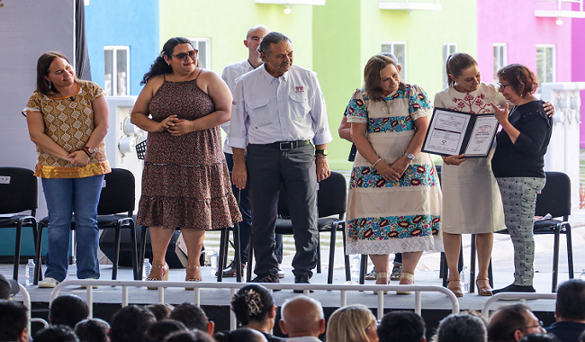 En el evento, presidido por la Presidenta Claudia Sheinbaum, el Fondo de la Vivienda del ISSSTE, encabezado por la Vocal Ejecutiva Jabnely Maldonado, entregó 559 Constancias de Finiquito como parte del Programa de Justicia Social