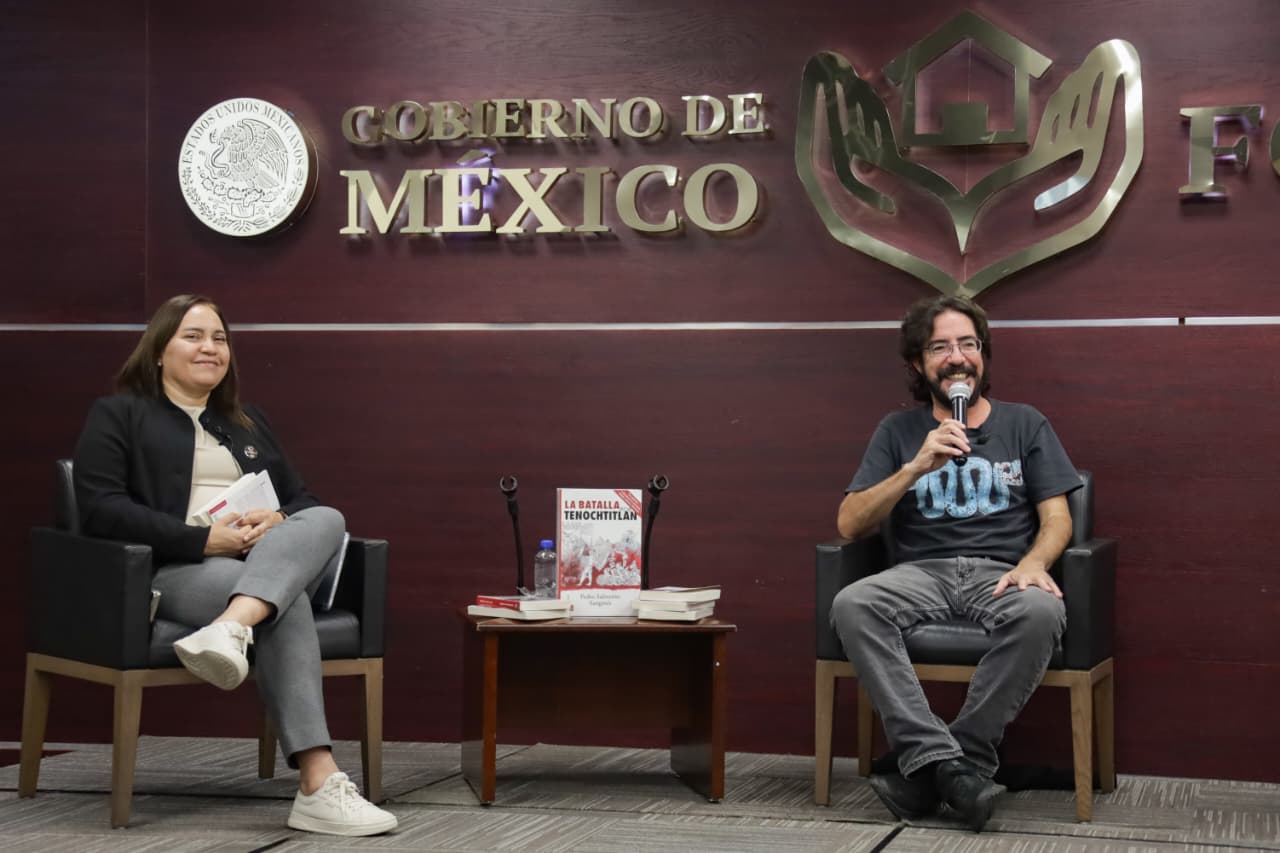 Durante la presentación, Pedro Salmerón respondió preguntas de las y los asistentes, lo que dio lugar a un enriquecedor intercambio de opiniones y comentarios